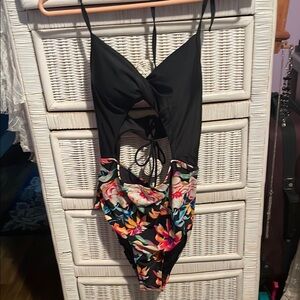 Multicolored Cupshe bathing suit